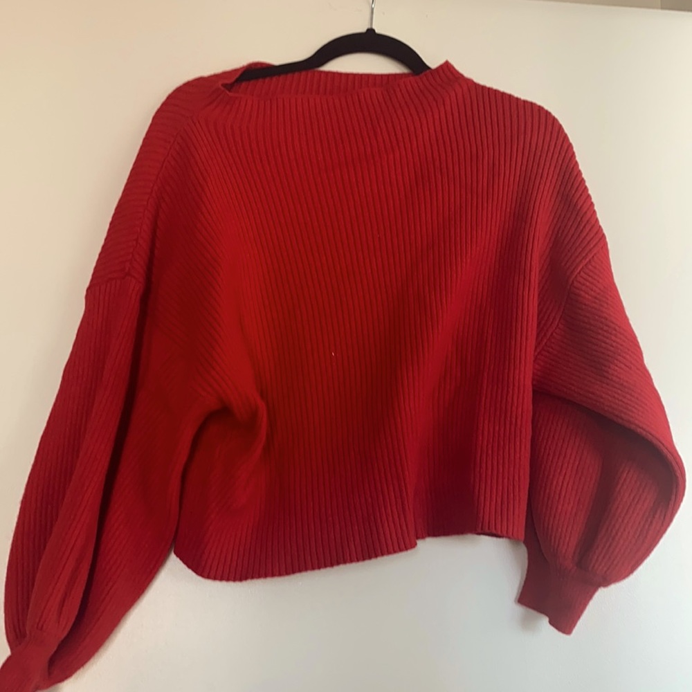 Line and dot red sweater